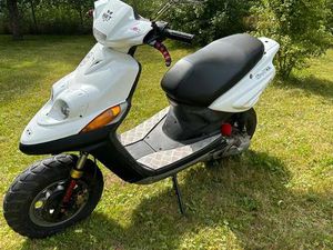 YAMAHA MBK BOOSTER MOTORROLLER