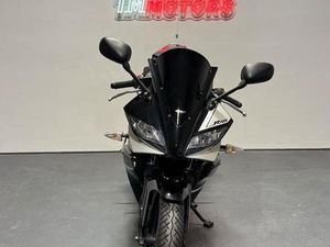 YAMAHA YZF-R 125 RE06 SCHWARZ SERVICEHEFT 2 HAND