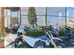 VENDO HUSQVARNA 701 SUPERMOTO (2026) NUOVA A CHIETI (CODICE 9901121) - MOTO.IT