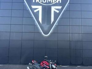 TRIUMPH STREET TRIPLE 765