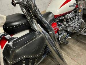 VALKYRIE 33000 KM IN NIEUWSTAAT IN ZEER GOEDE STAAT ZIE FOTO — MOTOREN | HONDA — MARKTPLAATS