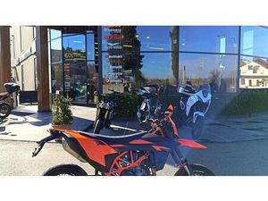 VENDO KTM 690 SMC R (2026) NUOVA A CHIETI (CODICE 9896701) - MOTO.IT
