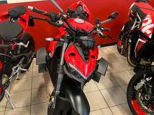 DUCATI STREETFIGHTER V2