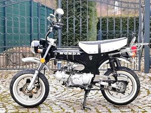 BILDSCHÖNE HONDA SKYTEAM DAX 125 PRO