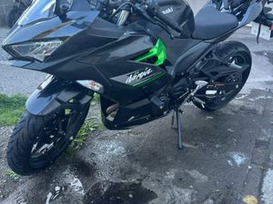 KAWASAKI NINJA 400 (2023)