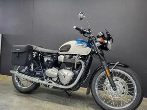 ② TRIUMPH BONNEVILLE T100 (ANNÉE DE CONSTRUCTION 2018)