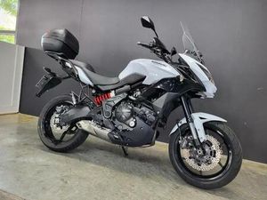 ② KAWASAKI VERSYS 650 (ANNÉE DE CONSTRUCTION 2015)