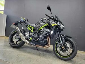 ② KAWASAKI Z 900 (ANNÉE DE CONSTRUCTION 2021)
