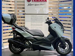 YAMAHA XMAX 300 TECH MAX+ TOPCASE SPORTPAKET