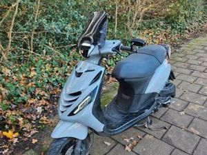 ZIP 2000 — SCOOTERS | PIAGGIO — MARKTPLAATS