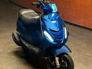 ZIP IGET 2020 - ZO GOED ALS NIEUW! — SCOOTERS | PIAGGIO — MARKTPLAATS
