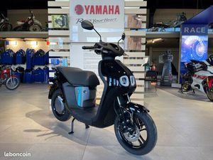 SCOOTER ÉLECTRIQUE YAMAHA 50 CC
