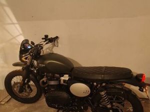 TRIUMPH SCRAMBLER 900