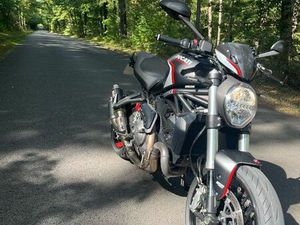 DUCATI MONSTRE 821 STEALTH