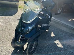 PIAGGIO MP3 400