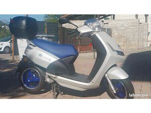 SCOOTER ÉLECTRIQUE PEUGEOT E-VIVACITY