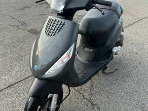 SCOOTER PIAGGO ZIP 4T