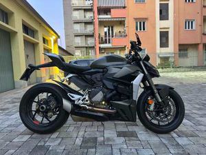 DUCATI STREETFIGHTER V2