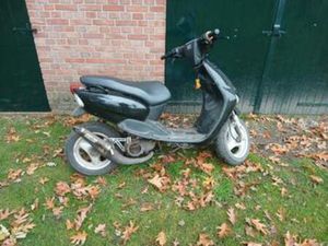 YAMAHA NEOS. GEEL KENTEKEN. LOOPT GOED — SCOOTERS | PEUGEOT — MARKTPLAATS