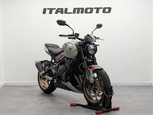 TRIUMPH TRIDENT 800 E5+ NEUES MODELL JETZT VORBESTELLEN