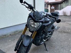 YAMAHA MT 125