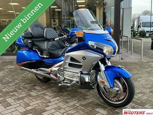 ② HONDA GL1800 GOLDWING DUAL C-ABS DELUXE