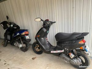 URGENT VEND LOT 2 SCOOTER , RÉPARATION À PRÉVOIR , PLUS D’UTILITÉ PERSONNELLE