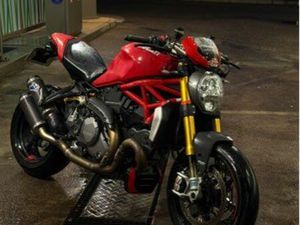DUCATI MONSTER 1200S