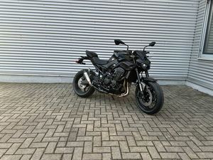 KAWASAKI Z900