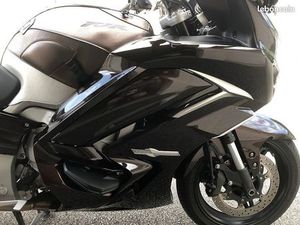 YAMAHA MODÈLE FJR 1300 A