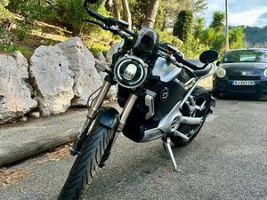 SUPER SOCO TC MAX – ÉLECTRIQUE – ÉQUIVALENT 125 CM³ – 2019