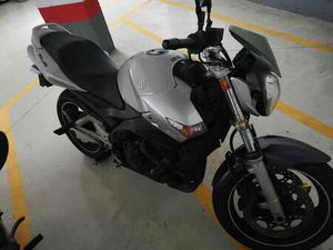 SUZUKI - GSR 600