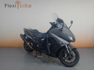 YAMAHA - T-MAX 530