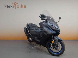 YAMAHA - TMAX