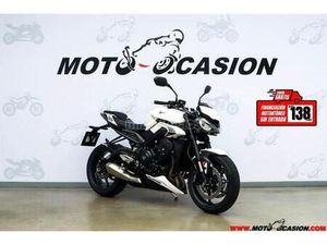 TRIUMPH - STREET TRIPLE 765