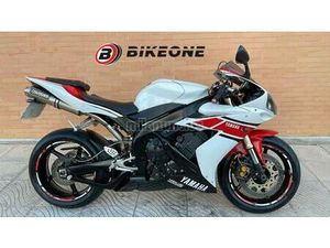 YAMAHA - YZF R1