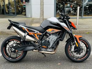 KTM DUKE 790