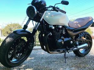 KAWASAKI ZR750 CAFÉ RACER