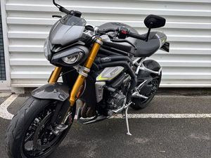 TRIUMPH SPEED TRIPLE 1200 RS