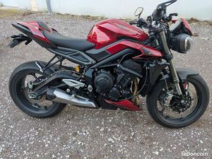TRIUMPH STREET TRIPLE RS