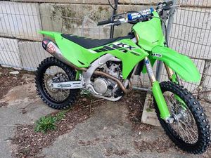 ② KAWASAKI KX450