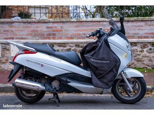 HONDA S-WING 125 C-ABS – CRIT’AIR 2 – FIABLE ET CONFORTABLE
