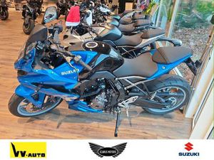 ② SUZUKI GSX-8S BLAUW