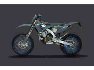 EN 450 TM MOTO EN 450 ES FI 4T Â CORSE
