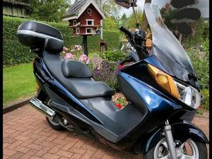 SUZUKI BURGMAN AN400 TOP ZUSTAND 24TKM RENTNERFZ