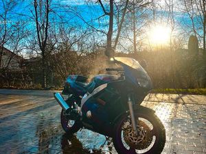 YAMAHA FZR 600 3HE A2