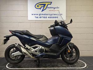 HONDA FORZA 750 750 CC