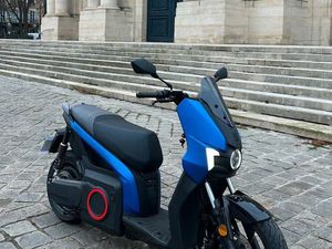 SCOOTER ÉLECTRIQUE SEAT MÓ 50 NEUF