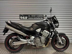 ② HONDA CB900F HORNET + 1 AN GARANTIE + ENTRETIEN GRATUIT!