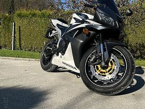 HONDA CBR 600RR